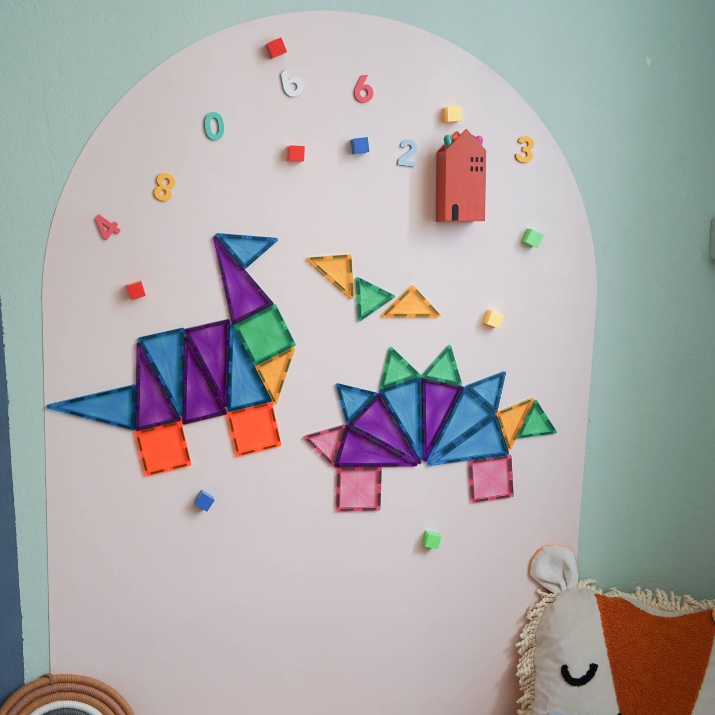 Ultra Mag Premium set magnetic play wall with 165 pcs of letters and shapes